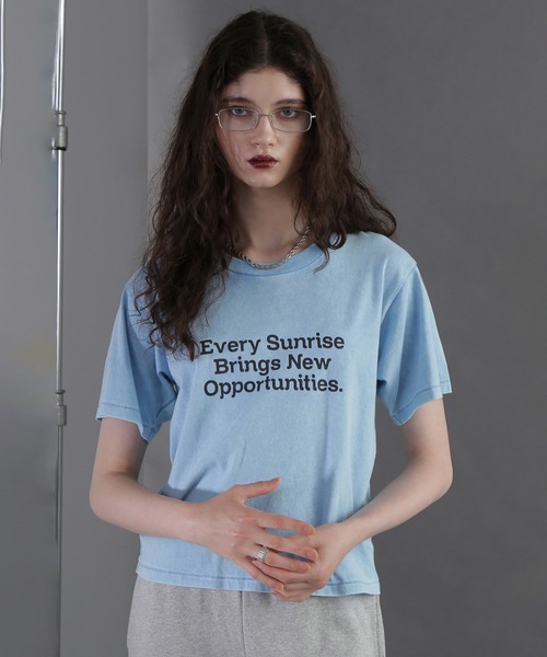 ROSE BUD(ローズバッド)の「LOGO T-SHIRT(Tシャツ/カットソー・レディース・レッド/ブルー/ネイビー・ONE SIZE)」の16枚目の写真