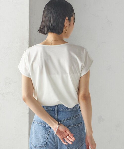 SHIPS(シップス)の「〈手洗い可能〉SORONA(R) ボートネック TEE(Tシャツ/カットソー・レディース・ブラック/ライトグレー/オフホワイト・ONE SIZE)」の20枚目の写真