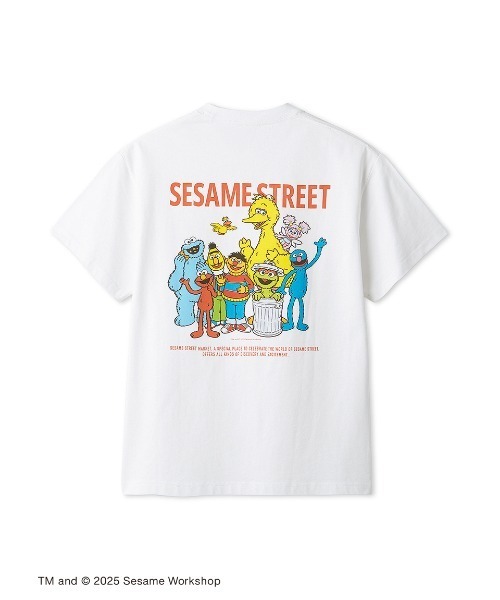 SESAME STREET(セサミストリート)の「【UNISEX】キャラクターアートTシャツ(ELMO&FRIENDS)(Tシャツ/カットソー・レディース・ホワイト/スカイブルー・MEDIUM/LARGE)」の2枚目の写真