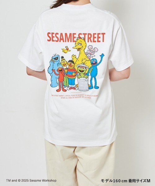 SESAME STREET(セサミストリート)の「【UNISEX】キャラクターアートTシャツ(ELMO&FRIENDS)(Tシャツ/カットソー・レディース・ホワイト/スカイブルー・MEDIUM/LARGE)」の6枚目の写真