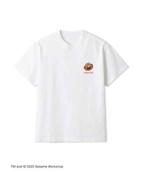 SESAME STREET(セサミストリート)の「【UNISEX】キャラクターアートTシャツ(ELMO&FRIENDS)(Tシャツ/カットソー・レディース・ホワイト/スカイブルー・MEDIUM/LARGE)」の3枚目の写真