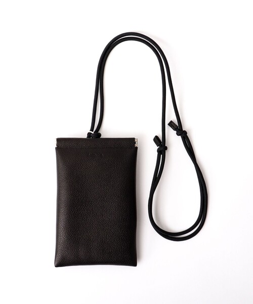 EARLE(アール)の「【EARLE/アール】Mobile Leather Pouch 別注レザーポーチ(ショルダーバッグ・メンズ・ブラック・FREE)」の2枚目の写真