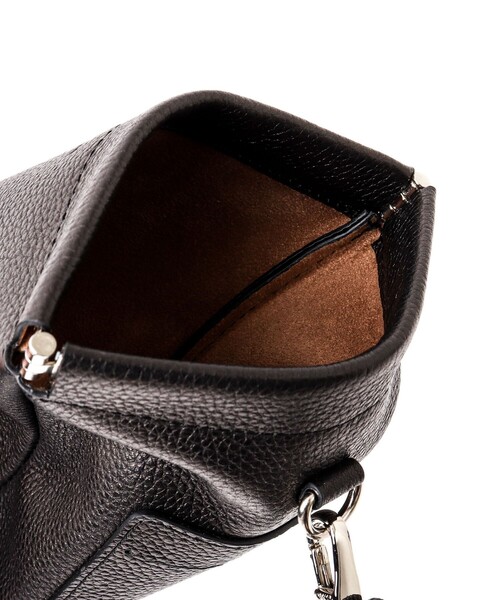 EARLE(アール)の「【EARLE/アール】Mobile Leather Pouch 別注レザーポーチ(ショルダーバッグ・メンズ・ブラック・FREE)」の10枚目の写真