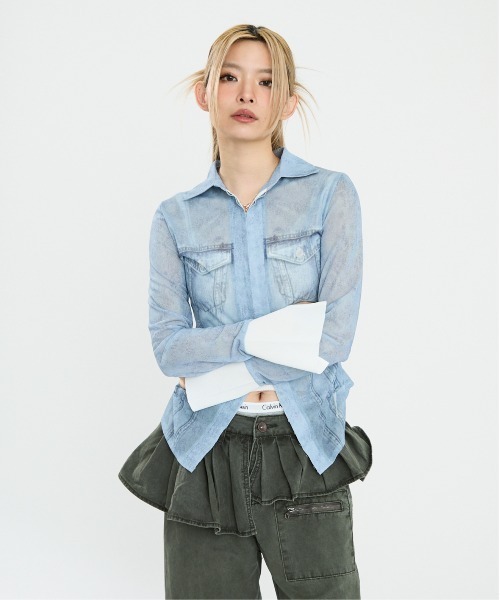 Clum(クルム)の「デニムプリントタイトトップス(Tシャツ/カットソー・レディース・ブルー・SMALL/MEDIUM)」の3枚目の写真