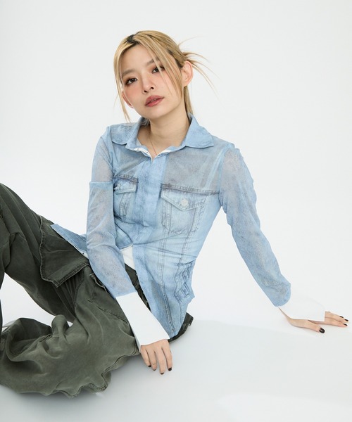 Clum(クルム)の「デニムプリントタイトトップス(Tシャツ/カットソー・レディース・ブルー・SMALL/MEDIUM)」の7枚目の写真
