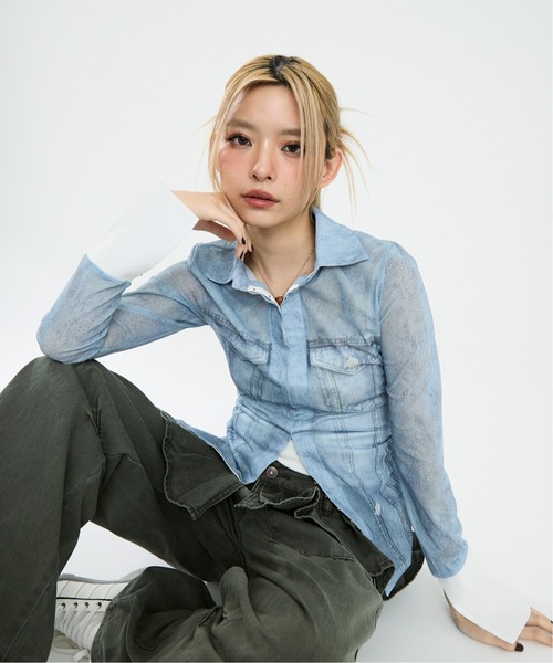 Clum(クルム)の「デニムプリントタイトトップス(Tシャツ/カットソー・レディース・ブルー・SMALL/MEDIUM)」の6枚目の写真