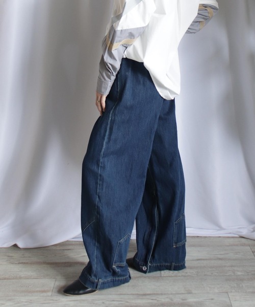 BITTOKO（ビットコ）の「裾ZIPデザインデニム（デニムパンツ・レディース・ブルー・MEDIUM/LARGE）」の10枚目の写真