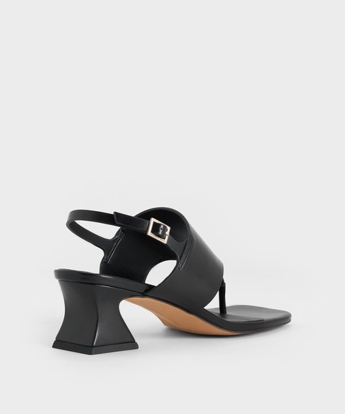 CHARLES & KEITH(チャールズ & キース)の「ワイドストラップ ヒールトングサンダル(サンダル・レディース・オフホワイト/ブラック/シルバー・26.5cm/25.5cm/23.5cm/23cm/22.5cm/22cm/25cm/24.5cm)」の13枚目の写真