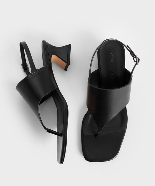 CHARLES & KEITH(チャールズ & キース)の「ワイドストラップ ヒールトングサンダル(サンダル・レディース・オフホワイト/ブラック/シルバー・26.5cm/25.5cm/23.5cm/23cm/22.5cm/22cm/25cm/24.5cm)」の15枚目の写真