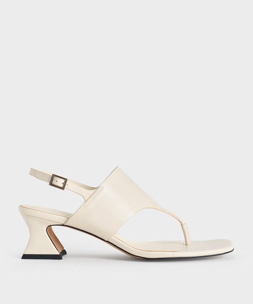 CHARLES & KEITH(チャールズ & キース)の「ワイドストラップ ヒールトングサンダル(サンダル・レディース・オフホワイト/ブラック/シルバー・26.5cm/25.5cm/23.5cm/23cm/22.5cm/22cm/25cm/24.5cm)」の10枚目の写真
