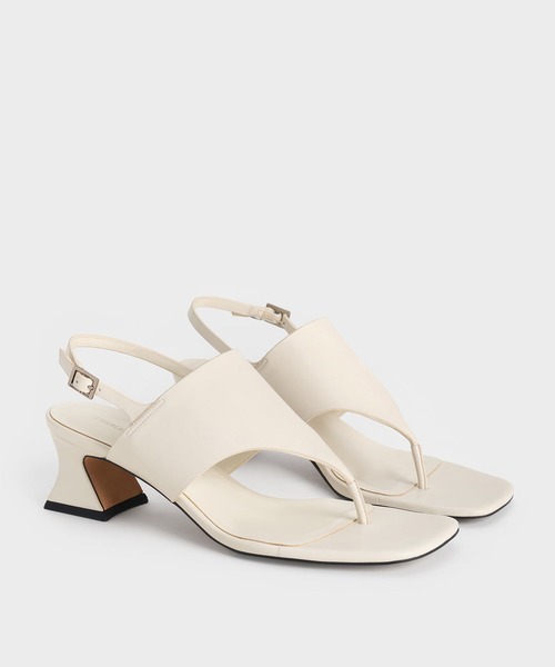 CHARLES & KEITH(チャールズ & キース)の「ワイドストラップ ヒールトングサンダル(サンダル・レディース・オフホワイト/ブラック/シルバー・26.5cm/25.5cm/23.5cm/23cm/22.5cm/22cm/25cm/24.5cm)」の11枚目の写真