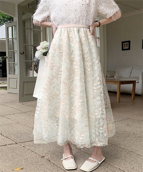 ★Yue★レース刺繍スカート　Mサイズ　送料込み！ ワコール М 定価121000円 Yue 刺繍レースプリーツスカート 黒