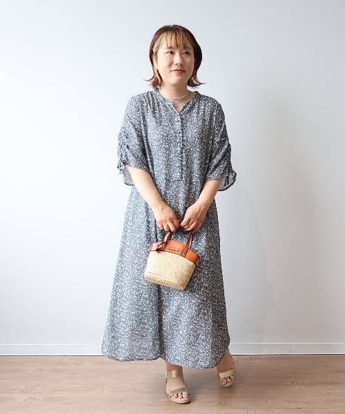leswel(レスウェル)の「【L~5L 大きいサイズ】花柄ドロストスリーブワンピース 半袖 春夏(ワンピース・レディース・チャコールグレー/ブルー・LL/3L/4L/5L/L)」の5枚目の写真