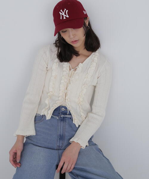 FREE'S MART（フリーズマート）の「◆フリルアイレットリブニットカーディガン（ニット/セーター・レディース・ホワイト/ピンク/ブラック/ブルー・FREE）」の2枚目の写真