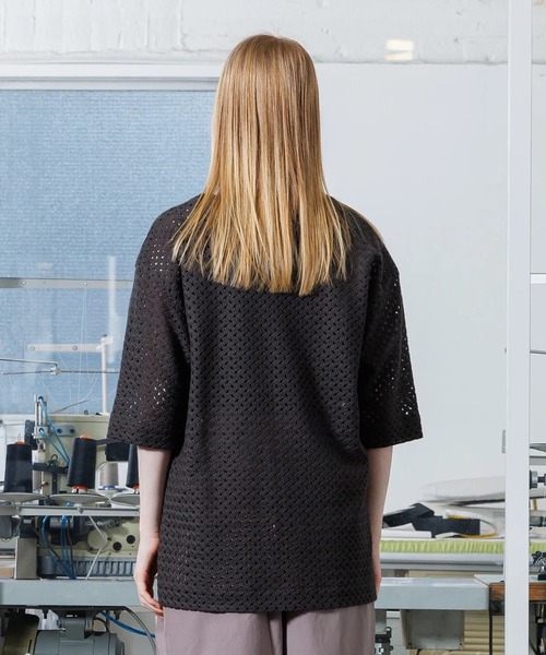 VOAAOV(ヴォアーブ)の「【VOAAOV】 RASCHEL MESH Oversize T-Shirt(Tシャツ/カットソー・メンズ・チャコールグレー/ブラック/ネイビー/オフホワイト・2/1)」の7枚目の写真