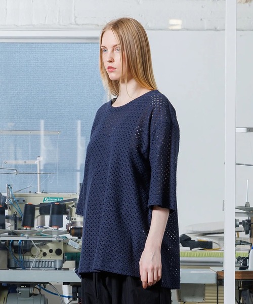 VOAAOV(ヴォアーブ)の「【VOAAOV】 RASCHEL MESH Oversize T-Shirt(Tシャツ/カットソー・メンズ・チャコールグレー/ブラック/ネイビー/オフホワイト・2/1)」の9枚目の写真