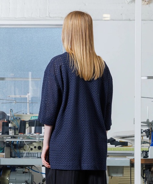 VOAAOV(ヴォアーブ)の「【VOAAOV】 RASCHEL MESH Oversize T-Shirt(Tシャツ/カットソー・メンズ・チャコールグレー/ブラック/ネイビー/オフホワイト・2/1)」の10枚目の写真