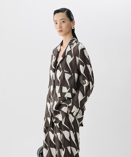 JNBY（ジェーエヌビーワイ）の「Urban Graphic Linen Jacket / リネンジャケット（テーラードジャケット・レディース・ベージュ/ブラウン・36/38）」の2枚目の写真