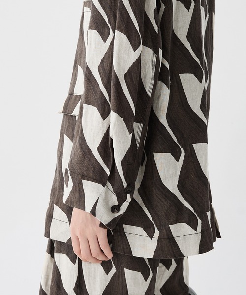 JNBY（ジェーエヌビーワイ）の「Urban Graphic Linen Jacket / リネンジャケット（テーラードジャケット・レディース・ベージュ/ブラウン・36/38）」の5枚目の写真