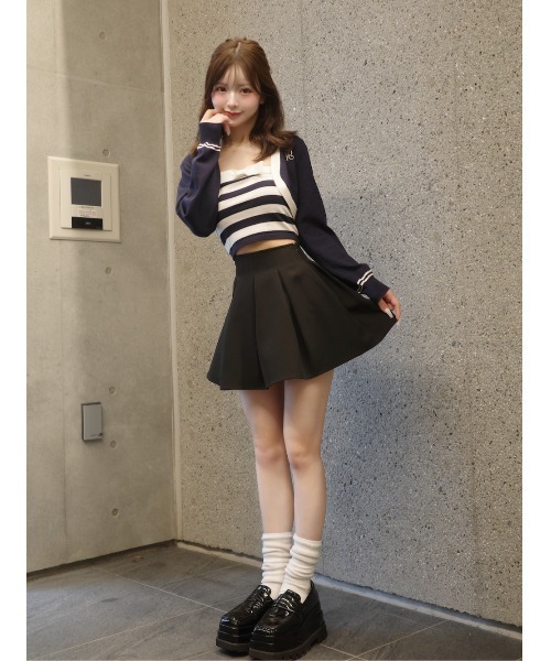 Darich（ダーリッチ）の「タックデザインカットミニスカート（スカート