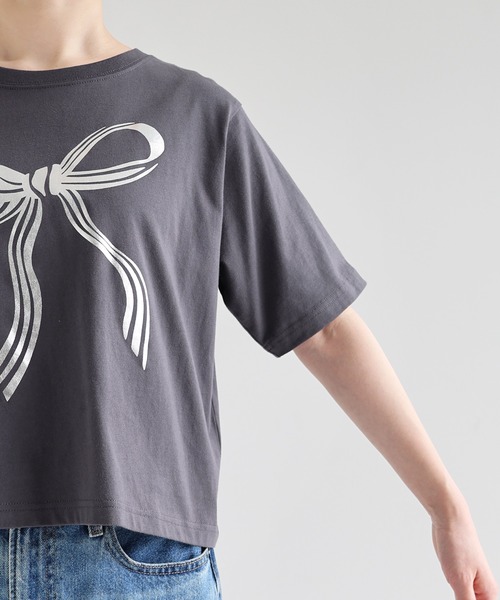 Freesia by andme(フリージアバイアンドミー)の「BIGリボンプリントショート丈半袖Tシャツ(Tシャツ/カットソー・レディース・ピンク/スミクロ/オフホワイト・M)」の8枚目の写真