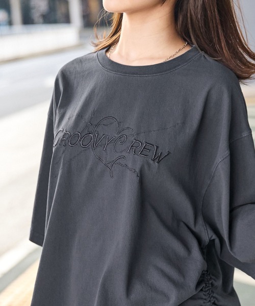 MONO-MART(モノマート)の「ヴィンテージ加工サイドシャーリングデザイン刺繍半袖Tシャツ(Tシャツ/カットソー・レディース・ブラック/ネイビー/ピンク・FREE)」の15枚目の写真