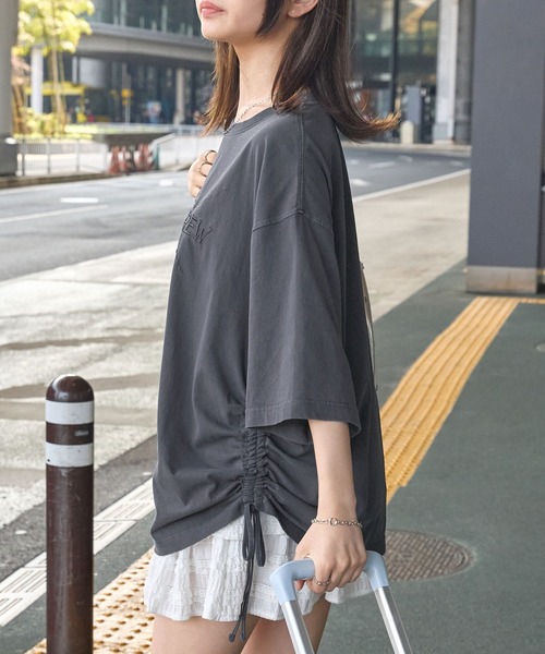 マ*ド様 新品　未使用　グリッター　刺繍 ホワイト 半袖Tシャツ CAR刺繍 ポケット付き リンガー 半袖Tシャツ MONO-MART LADY'S