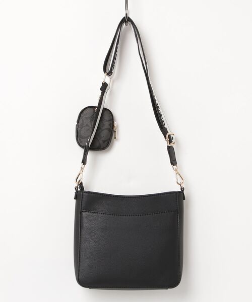 ゲス♡クロスボディバッグ ショルダーバッグ モノグラム チェーン GUESS 黒 ゲス♡クロスボディバッグ ショルダーバッグ モノグラム