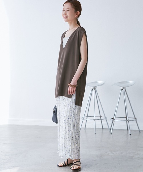 ROPE' PICNIC（ロペピクニック）の「【洗濯機OK】深Vニットプルオーバー（ベスト・レディース・グレー系その他/チャコールグレー・38）」の9枚目の写真