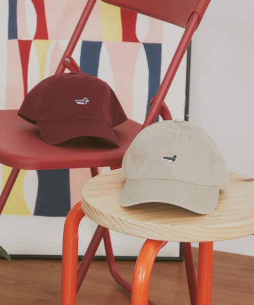 MERLOT（メルロー）の「ダック刺繍ノームコアキャップ（キャップ・レディース・ベージュ/レッド・FREE）」の6枚目の写真