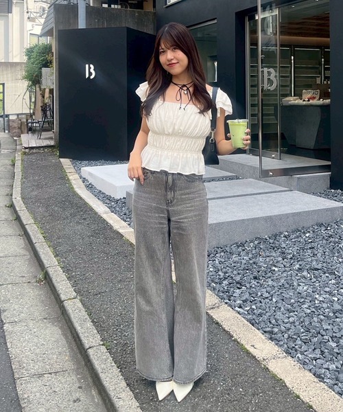 continuer de NICE CLAUP(コンティニューデナイスクラップ)の「【@reve.perle_セレクト】フリルシャーリングブラウス(シャツ/ブラウス・レディース・レンガ/ピンク/ブラック/アイボリー・FREE)」の7枚目の写真