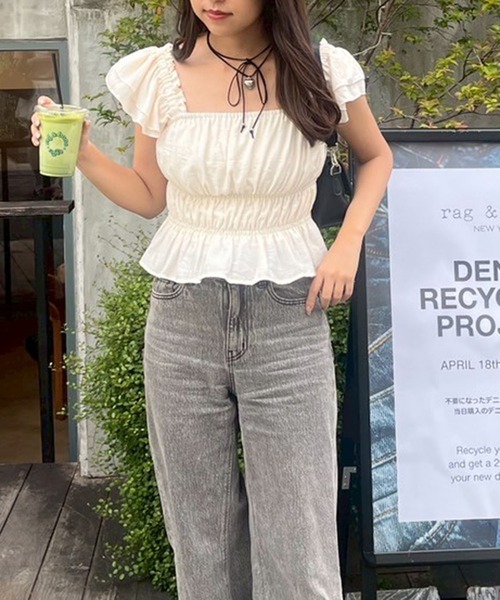 continuer de NICE CLAUP(コンティニューデナイスクラップ)の「【@reve.perle_セレクト】フリルシャーリングブラウス(シャツ/ブラウス・レディース・レンガ/ピンク/ブラック/アイボリー・FREE)」の8枚目の写真