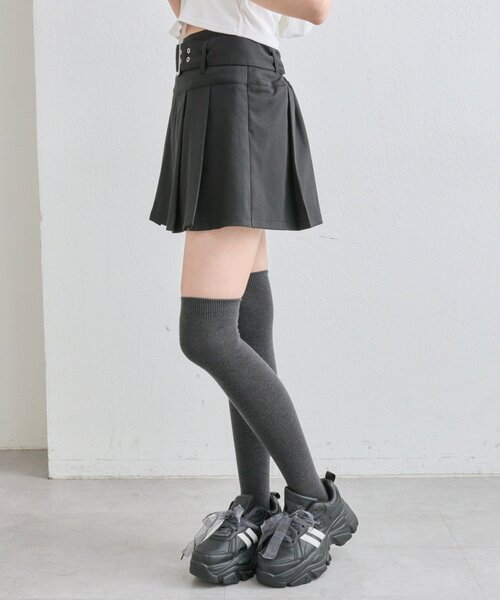 OLIVE des OLIVE（オリーブデオリーブ）の「バックルベルト付きプリーツミニスカート（スカート・レディース・ブラック/ストライプ/オフホワイト・FREE）」の10枚目の写真