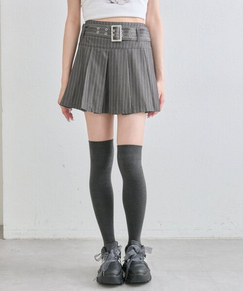 OLIVE des OLIVE（オリーブデオリーブ）の「バックルベルト付きプリーツミニスカート（スカート・レディース・ブラック/ストライプ/オフホワイト・FREE）」の12枚目の写真