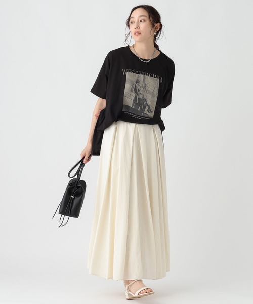 Elura(エルーラ)の「セミハリ感フォトTシャツ/492840(Tシャツ/カットソー・レディース・ブラック/ホワイト/マスタード・FREE)」の17枚目の写真