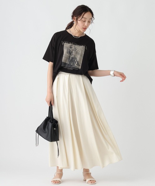 Elura(エルーラ)の「セミハリ感フォトTシャツ/492840(Tシャツ/カットソー・レディース・ブラック/ホワイト/マスタード・FREE)」の19枚目の写真