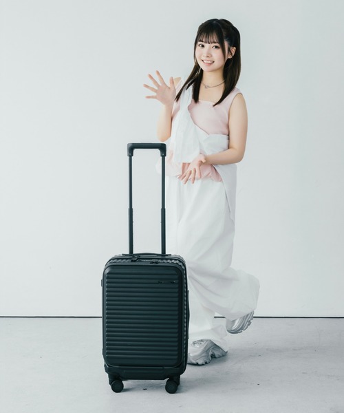 paul smith ace製　スーツケース　ハードケース　33L 2輪 paul smith ace製 スーツケース ハードケース 33L 2輪 ハード