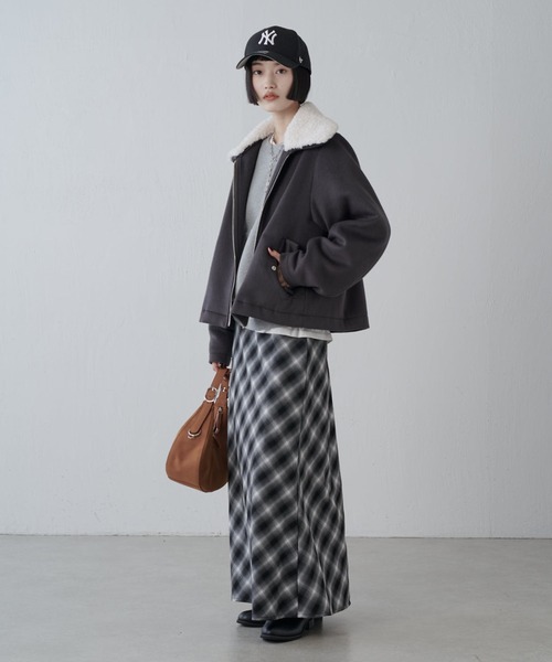 Lui's(ルイス)の「ビーバーメルトン襟ボアブルゾン(ブルゾン・レディース・ブラック/チャコールグレー・FREE)」の21枚目の写真