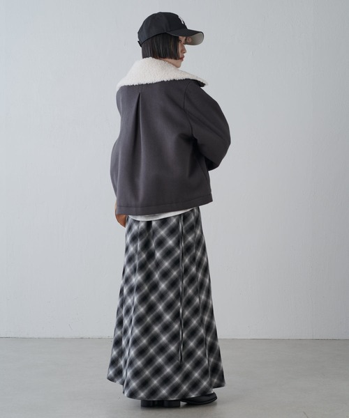 Lui's(ルイス)の「ビーバーメルトン襟ボアブルゾン(ブルゾン・レディース・ブラック/チャコールグレー・FREE)」の22枚目の写真