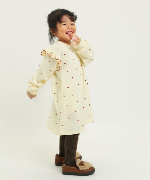 la poche biscuit(ラポシェビスキュイ)の「ハートうさぎ総柄 肩フリルワンピース(ワンピース・キッズ・ラベンダー/アイボリー/チャコールグレー・120/110/100/140/130/90)」の6枚目の写真