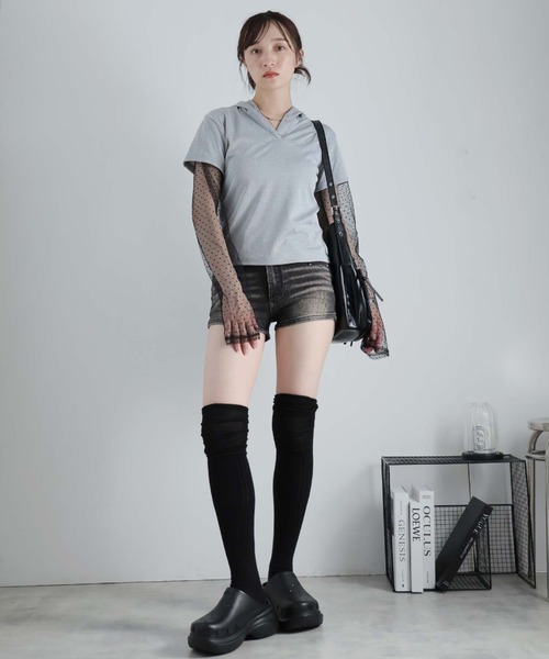 Ulysses(ユリシス)の「スタッズ付きデニムショートパンツ(デニムパンツ・レディース・ブルー/チャコール・S/M)」の3枚目の写真