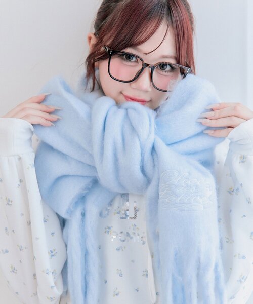 OLIVE des OLIVE（オリーブデオリーブ）の「【SNSで話題】ロゴ刺繍ブークレマフラー（ストール/ショール・レディース・レッド/ピンク/サックスブルー/アイボリー・FREE）」の14枚目の写真