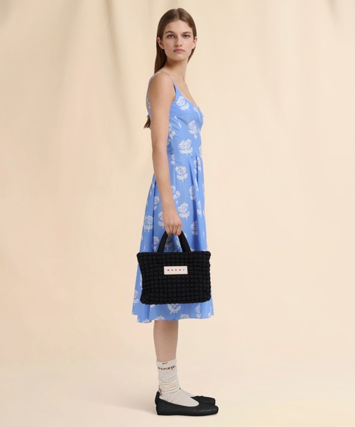 MARNI(マルニ)の「PUFF / キルトトートバッグ(トートバッグ・レディース・ライトブルー/ブラック・ONE SIZE)」の9枚目の写真