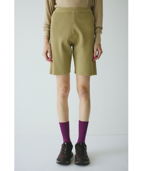 HeRIN.CYE（ヘリンドットサイ）の「Knit half pants　　ニットハーフパンツ（その他パンツ・レディース・ブラック/レッド/ベージュ・38/36）」の4枚目の写真