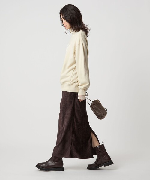 green label relaxing（グリーンレーベルリラクシング）の「ミュージアム ロゴ スウェット プルオーバー（スウェット・レディース・ブラウン/ナチュラル/ダークグレー・FREE）」の22枚目の写真