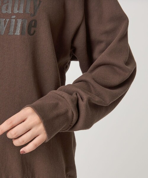 green label relaxing（グリーンレーベルリラクシング）の「ミュージアム ロゴ スウェット プルオーバー（スウェット・レディース・ブラウン/ナチュラル/ダークグレー・FREE）」の12枚目の写真