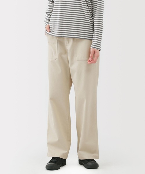 無印良品(ムジルシリョウヒン)の「婦人 洗いざらし ヘリンボーンベイカーストレートパンツ(その他パンツ・レディース・カーキ系/ブラウン/ブラック/アイボリー・S/M/L/XL)」の2枚目の写真