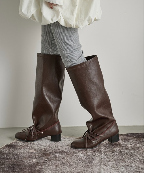 THE YOn(ザヨン)の「フェイクレイヤードレースアップロングブーツ(ブーツ・レディース・ブラウン/ブラック・38/39/37)」の2枚目の写真