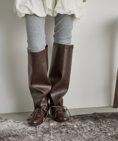 THE YOn(ザヨン)の「フェイクレイヤードレースアップロングブーツ(ブーツ・レディース・ブラウン/ブラック・38/39/37)」の21枚目の写真