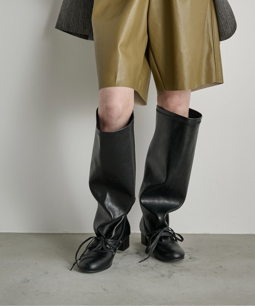 THE YOn(ザヨン)の「フェイクレイヤードレースアップロングブーツ(ブーツ・レディース・ブラウン/ブラック・38/39/37)」の4枚目の写真